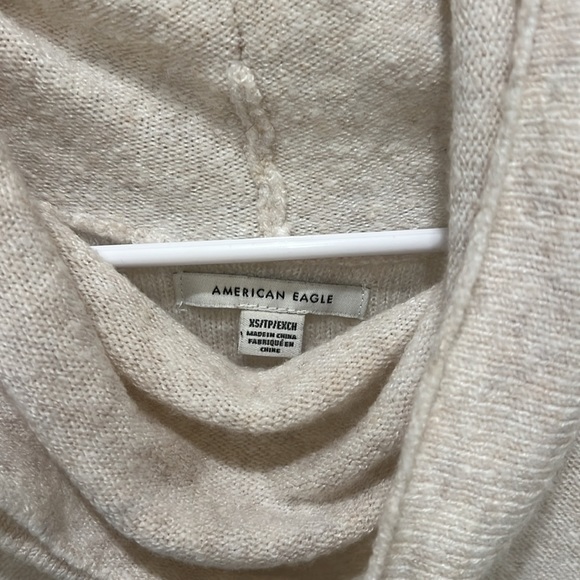American Eagle sweater - Picture 2 of 2